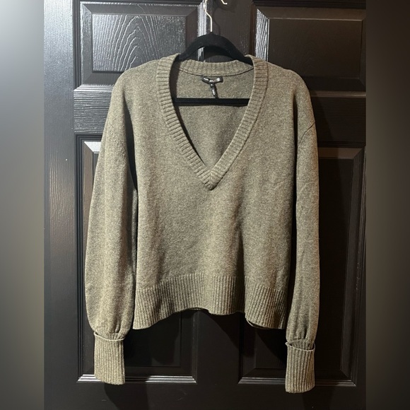 Marissa Webb Sweaters - Marissa Webb Cashmere Blend V Neck Sweater